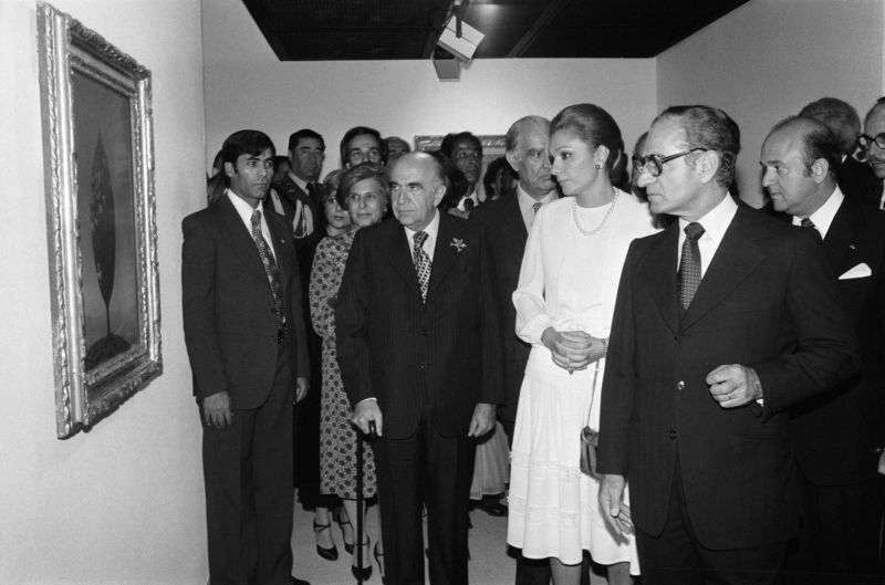 Shah In Tehran Museum Of Contemporary Art