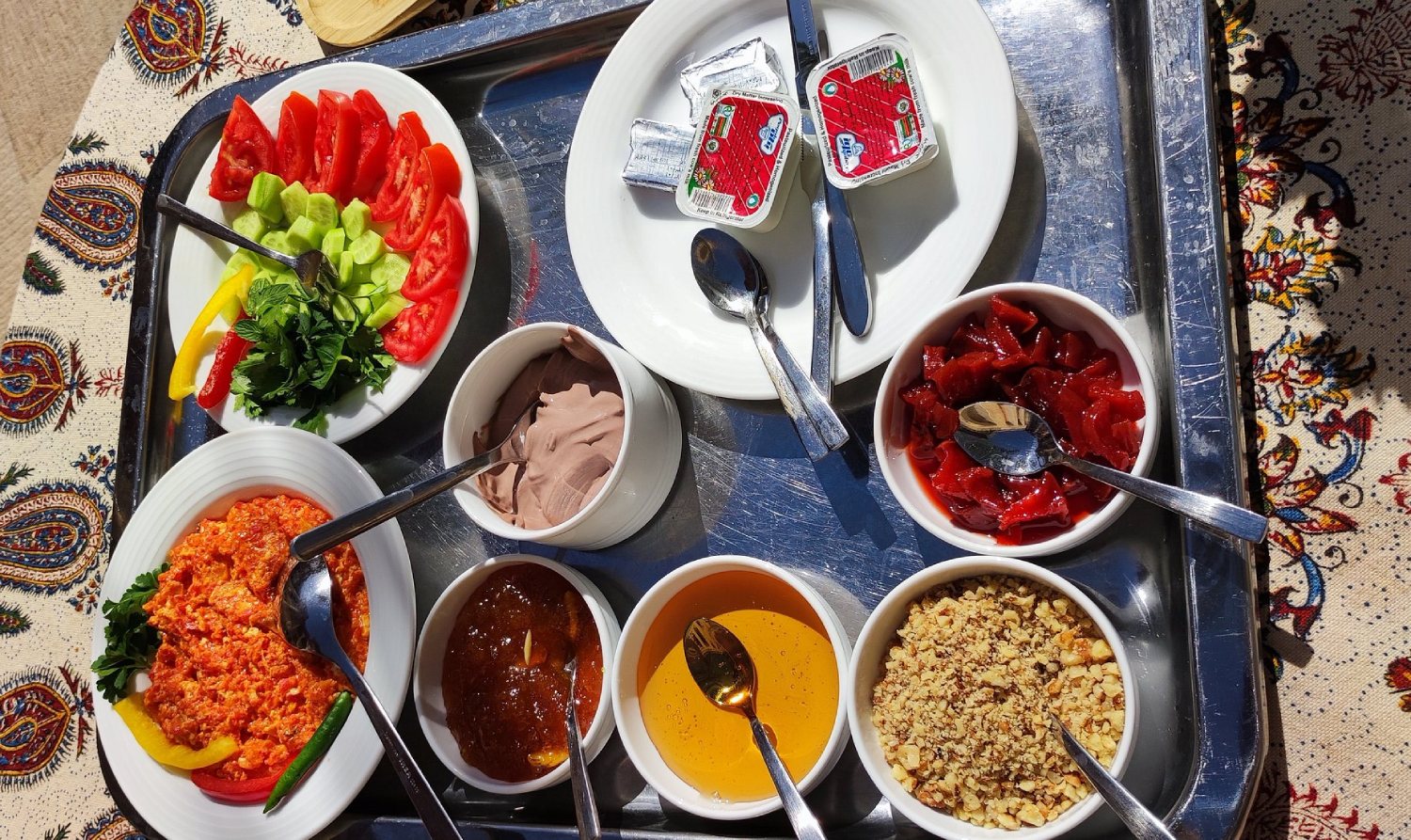 Foods And Breakfast In Alan Hotel Shiraz