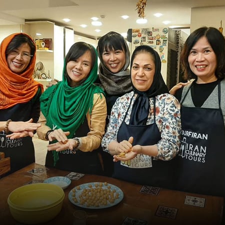 Diner Chez Une Famille Iranienne À Chiraz