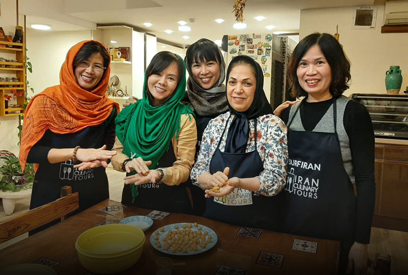 Diner Chez Une Famille Iranienne À Chiraz