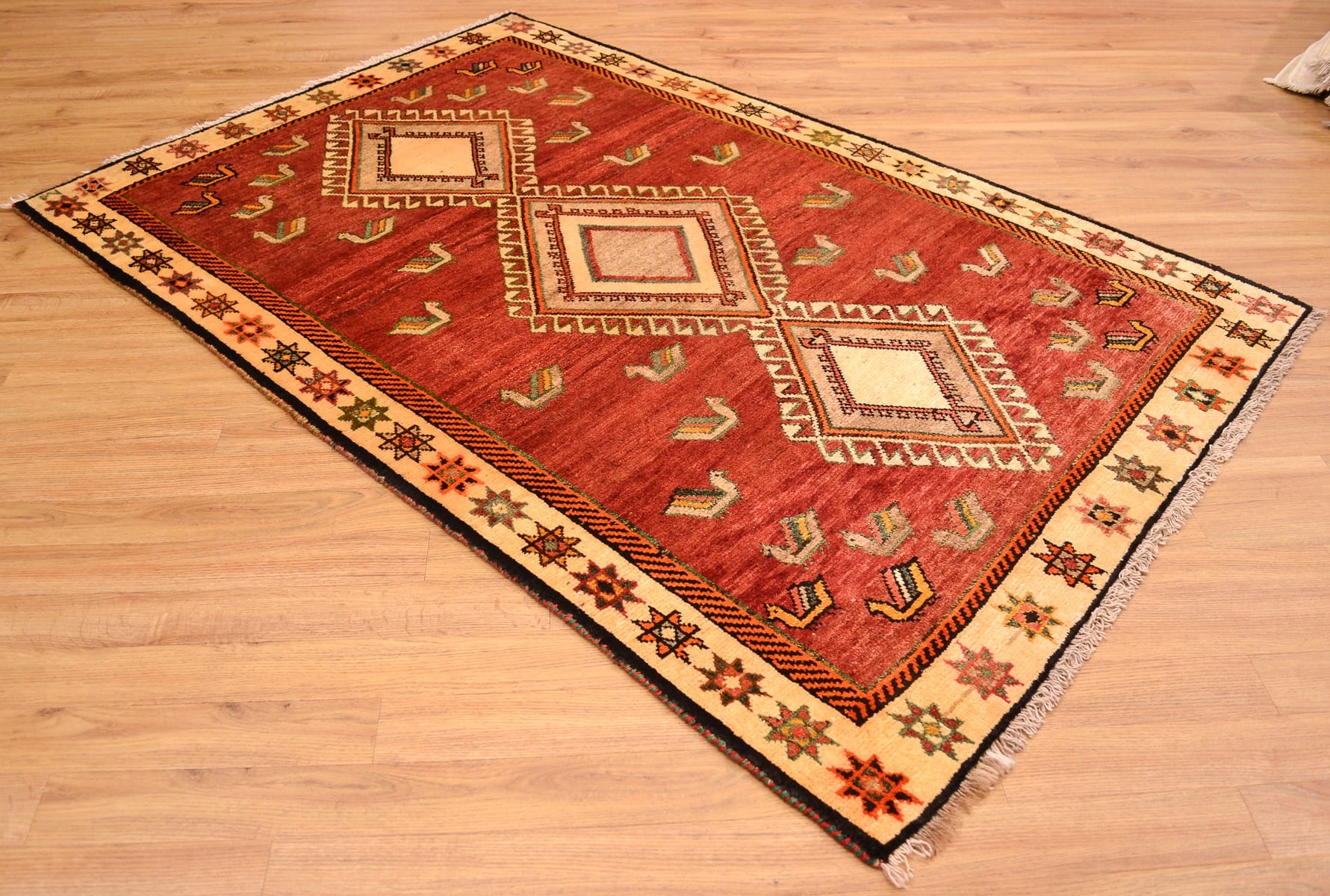 A practical guide of buying Persian carpet (types, price factors)