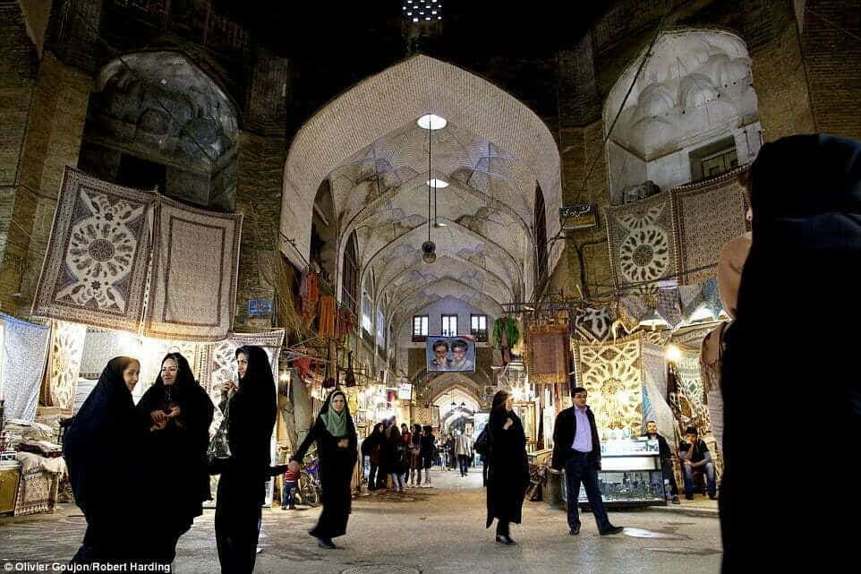 Great Bazaar Of Isfahan Iran Great Bazaar Of Isfahan Iran