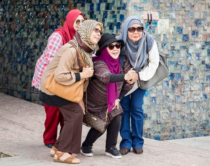 Embrace Iran's Beauty: 9-Day Muslim-Friendly Tour