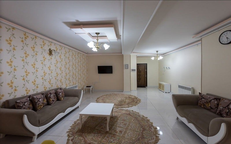 Qazvin Travel Guide Image