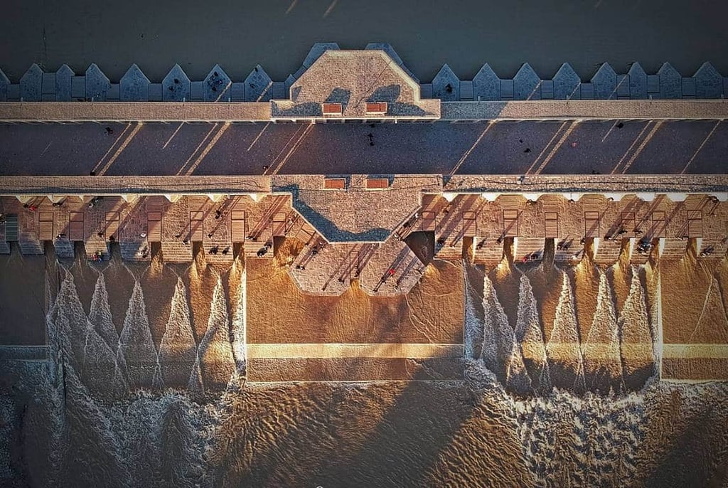 Khaju Bridge In Isfahan Khaju Bridge In Isfahan