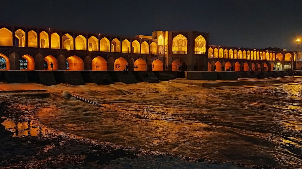 Khaju Bridge In Isfahan 2 Khaju Bridge - Khaju Bridge In Isfahan