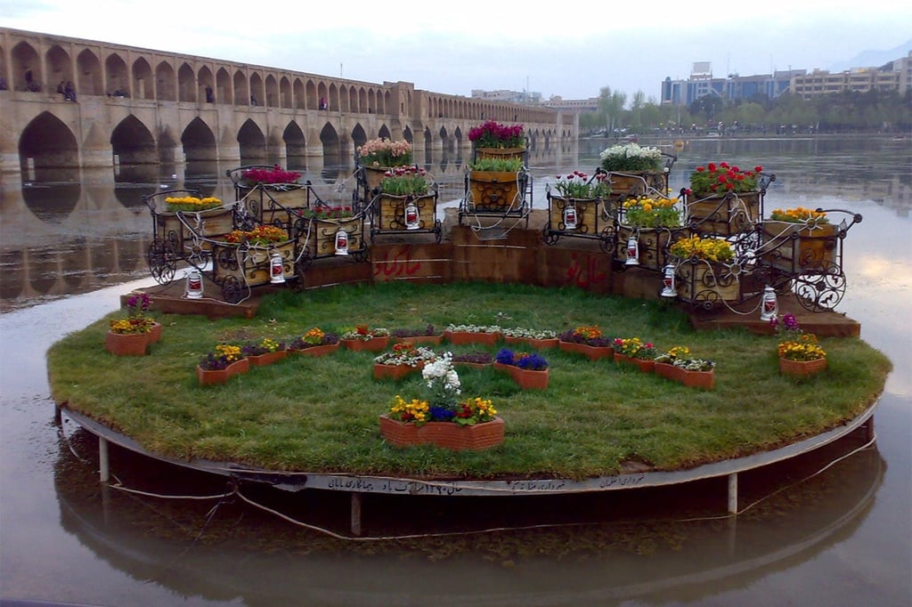 Nowruz Celebration Next To Si O Se Pol Bridge Nowruz Celebration Next To Si O Se Pol Bridge