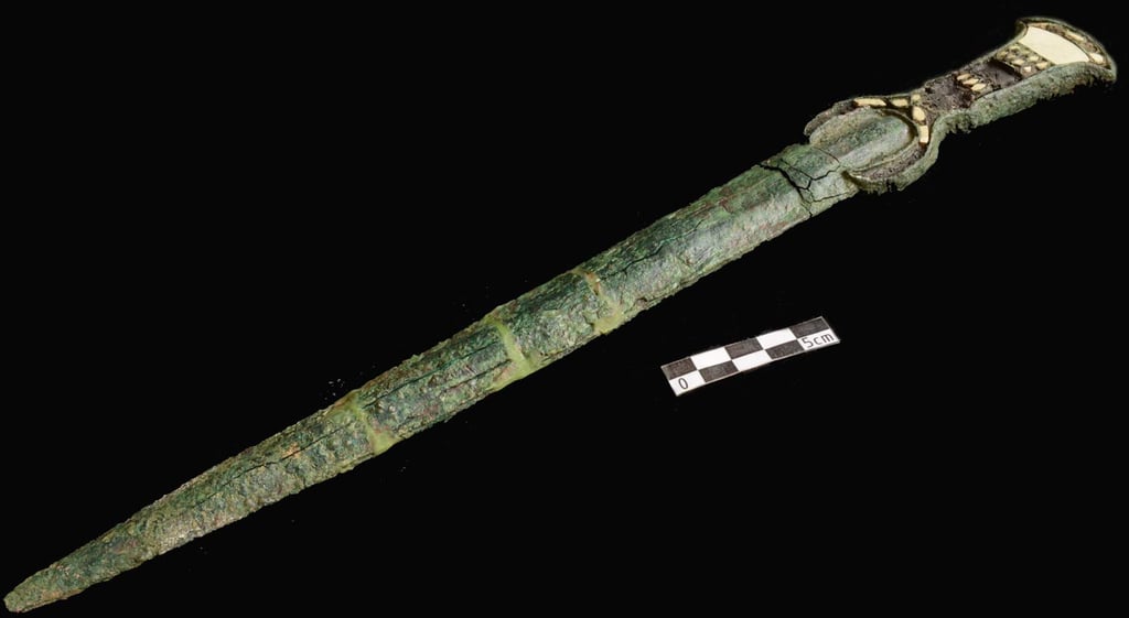 Enchased Bronze Dagger Chogha Zanbil Enchased Bronze Dagger Chogha Zanbil