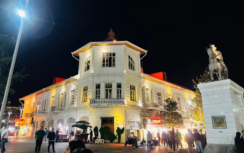 Rashed Square Exploring Shahrdari Square of Rasht