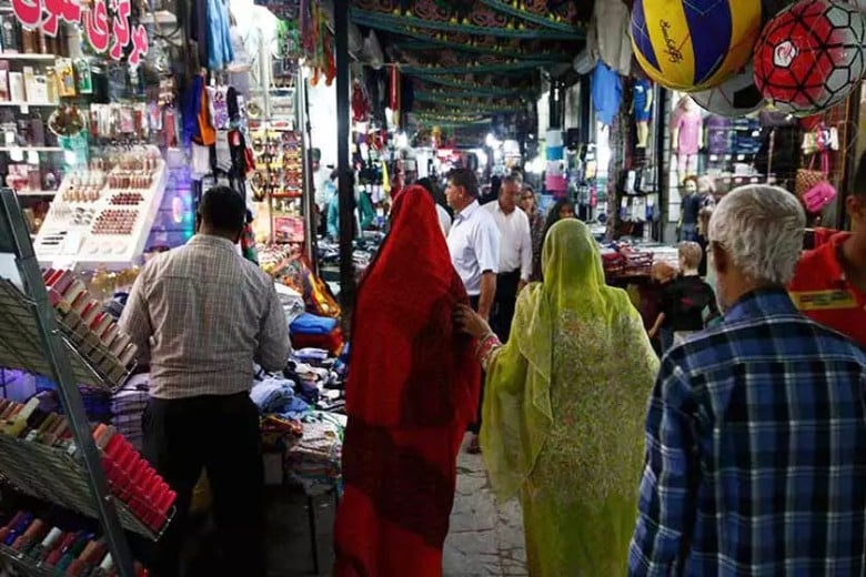 Discover The Bandar Abbas Bazaar