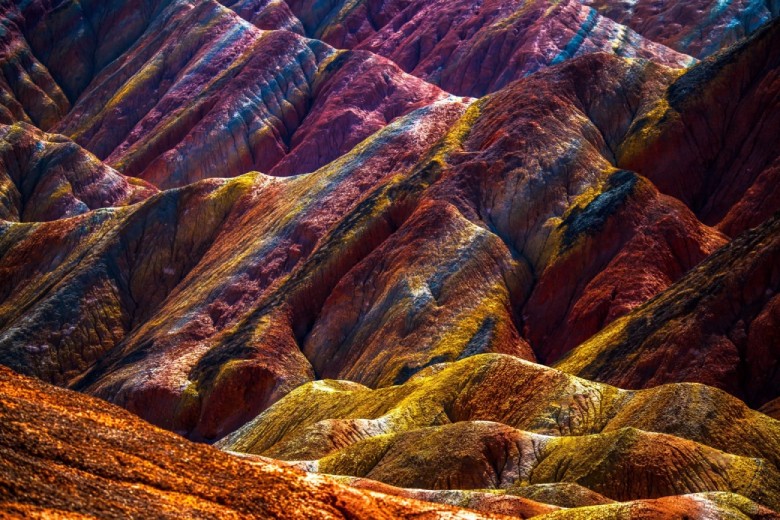 Ala Dagh Lar Colored Mountains in Zanjan