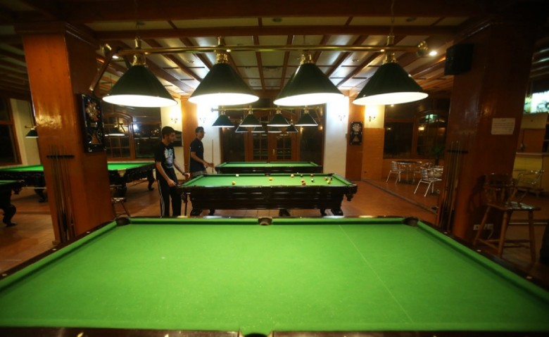 Billiards at Maryam Kish
