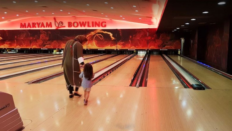 Bowling at Maryam Kish