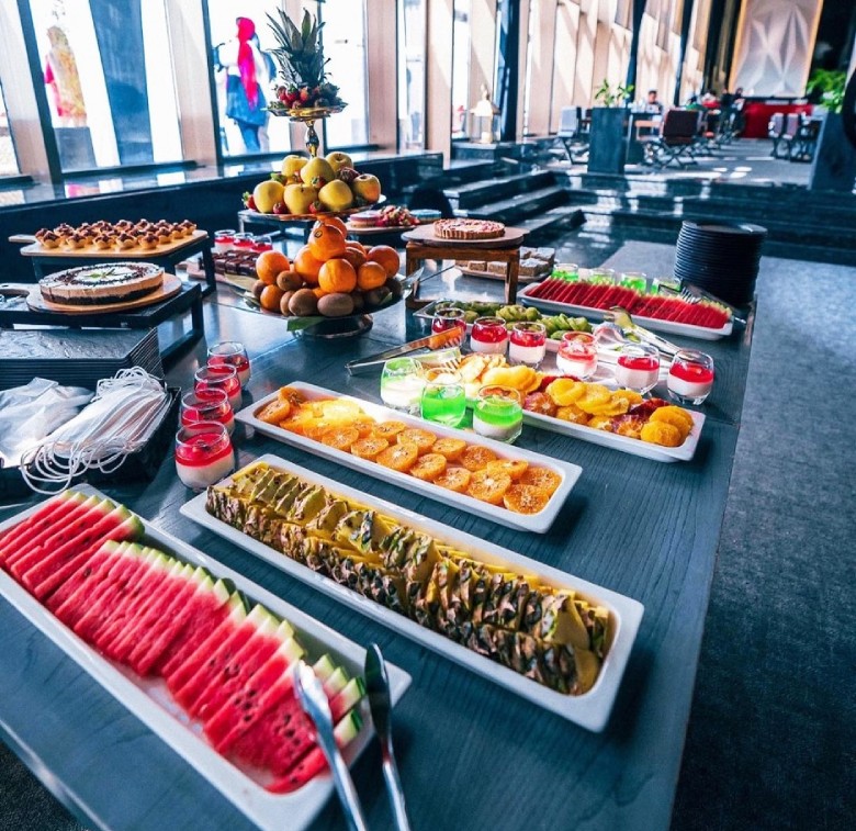 Breakfast Buffet in Espinas Palace Hotel