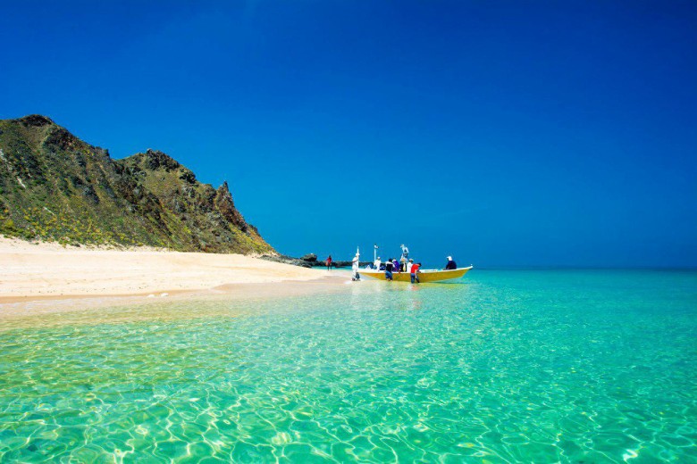 Hendurabi Island: A Comprehensive Travel Guide 8 Clear Waters Of Persian Gulf Near Hendorabi Island