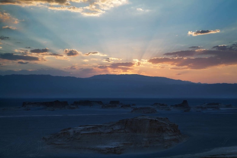 Explore The Lut Desert: A Guide To Iran'S Natural Wonder 6 Dasht E Lut Desert At Sunrise