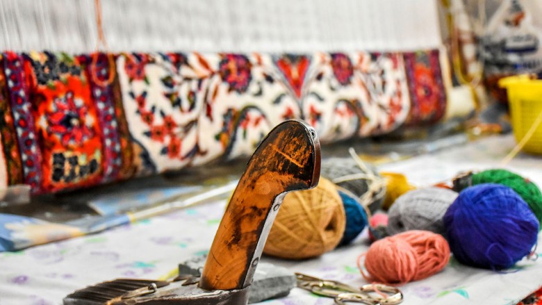 Arak Travel Guide 8 Carpet Weaving In Arak