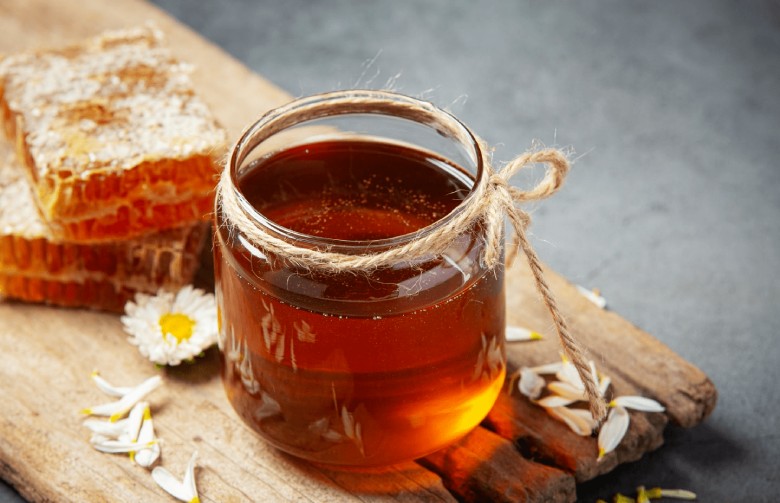 The Tastiest Souvenirs From Isfahan You Must Try! 7 Khansar Honey