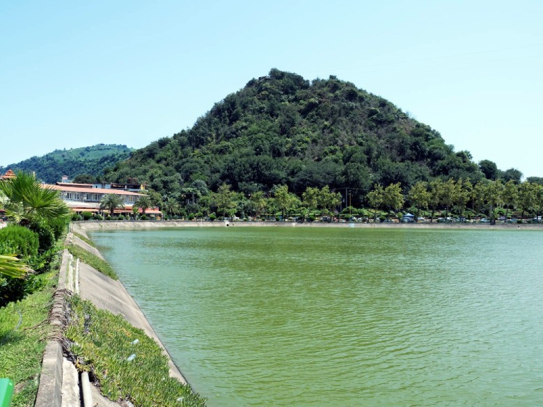 Explore Lahijan: A Complete Travel Guide 7 Lahijan Pool