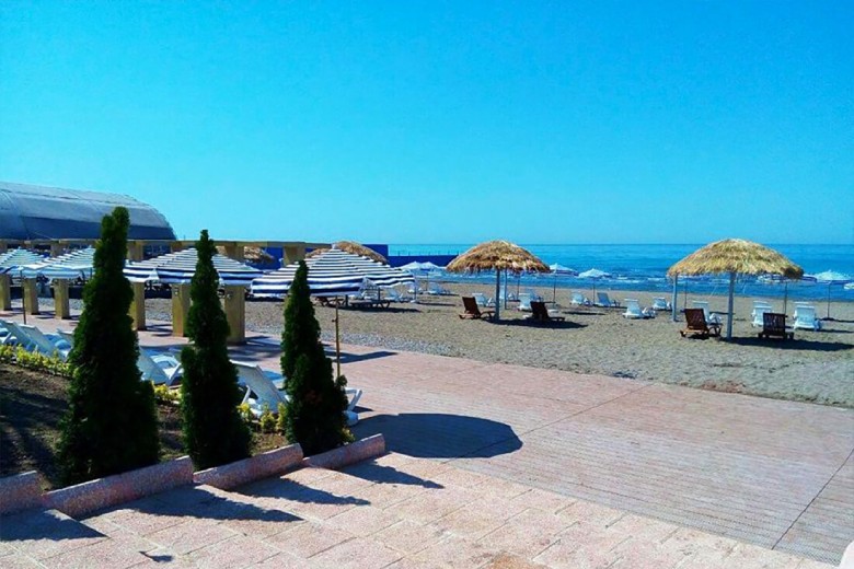 Exclusive Women'S Swimming Area In Kish 4 Facilities Of Kish Women&Amp;Apos;S Beach