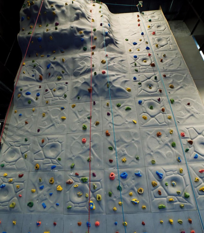 Helium Park Mashhad: Fun With A Jumping Twist 7 Rock Climbing At Helium Park Mashhad