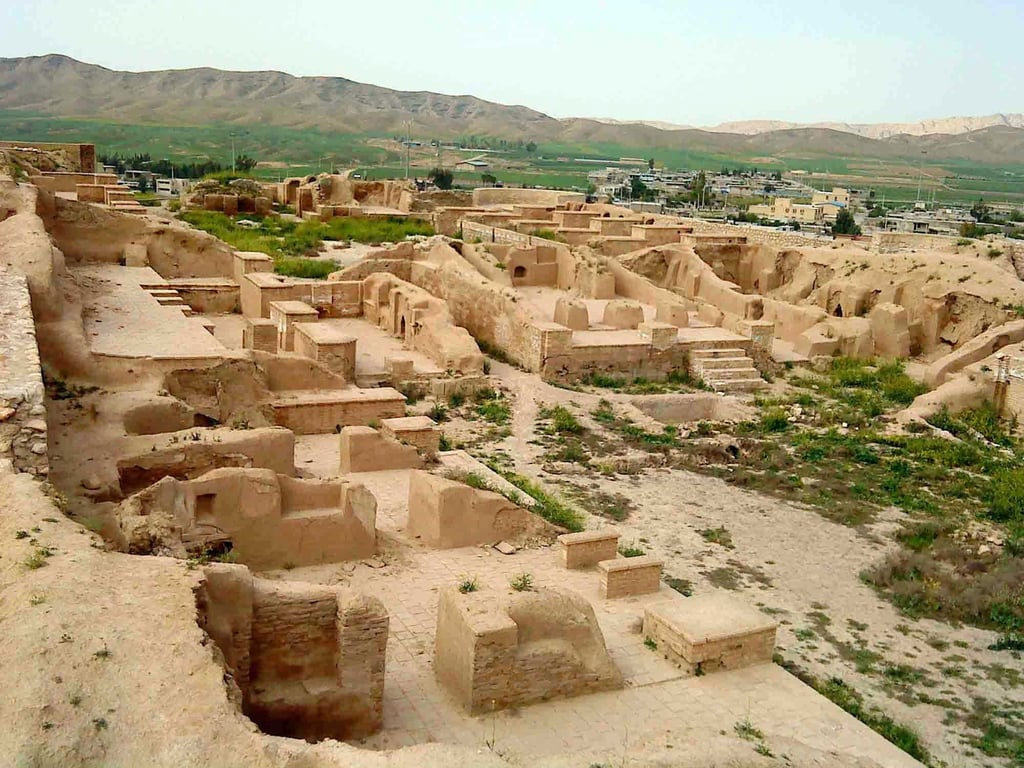 Hegmataneh (Ecbatana) Listed As A Unesco World Heritage Site 2 Median Era Ruins - Remnants Of The Median Civilization At Hegmataneh, Offering Insights Into Ancient Urban Planning.