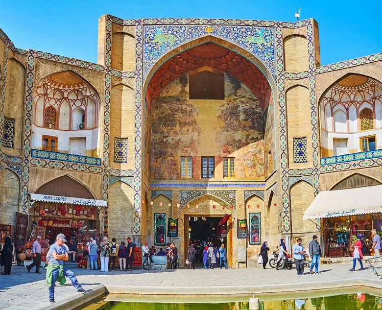 Best Time To Visit Isfahan: A Complete Guide For Travelers 8 Isfahan Grand Bazaar