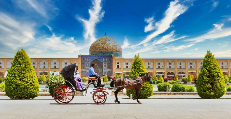 Best Time To Visit Isfahan: A Complete Guide For Travelers 7 Naqsh-E Jahan Square Of Isfahan