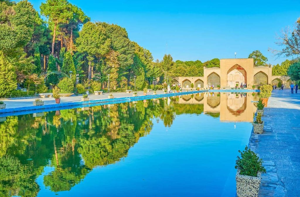 Persian Gardens: Discover 9 Iranian Gardens Listed By Unesco 8 Chehel Sotoun Garden In Isfahan