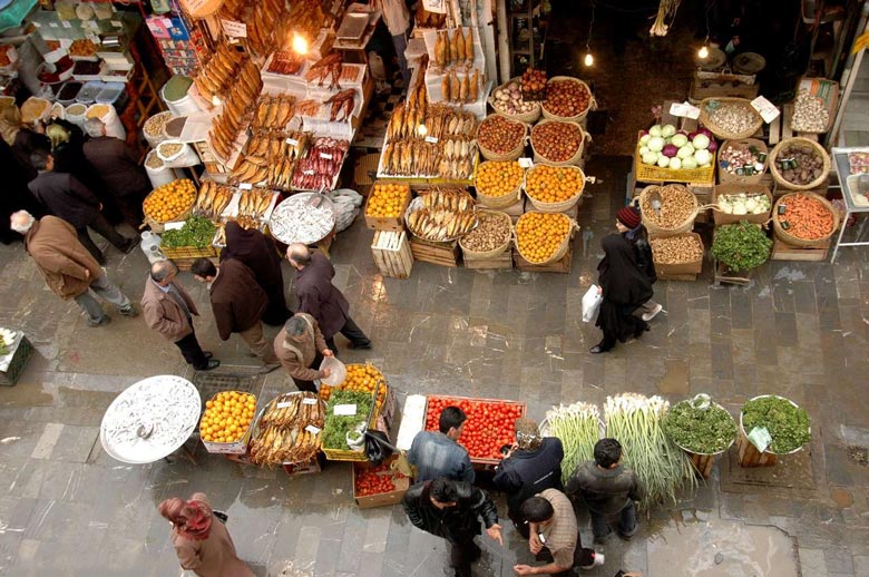 Iranian Festivals And Celebrations: A Guide To Persian Traditions 7 Yalda Night Fruit Market In Rasht