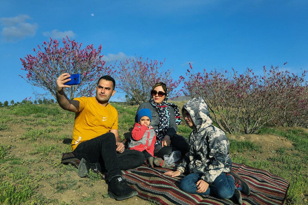 Iranian Festivals And Celebrations: A Guide To Persian Traditions 4 Celebrate Sizdah Bedar: Persian New Year Picnic