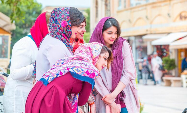 Iranian Culture: Insights Into Social Norms And People 1 Insights Into Social Norms And People