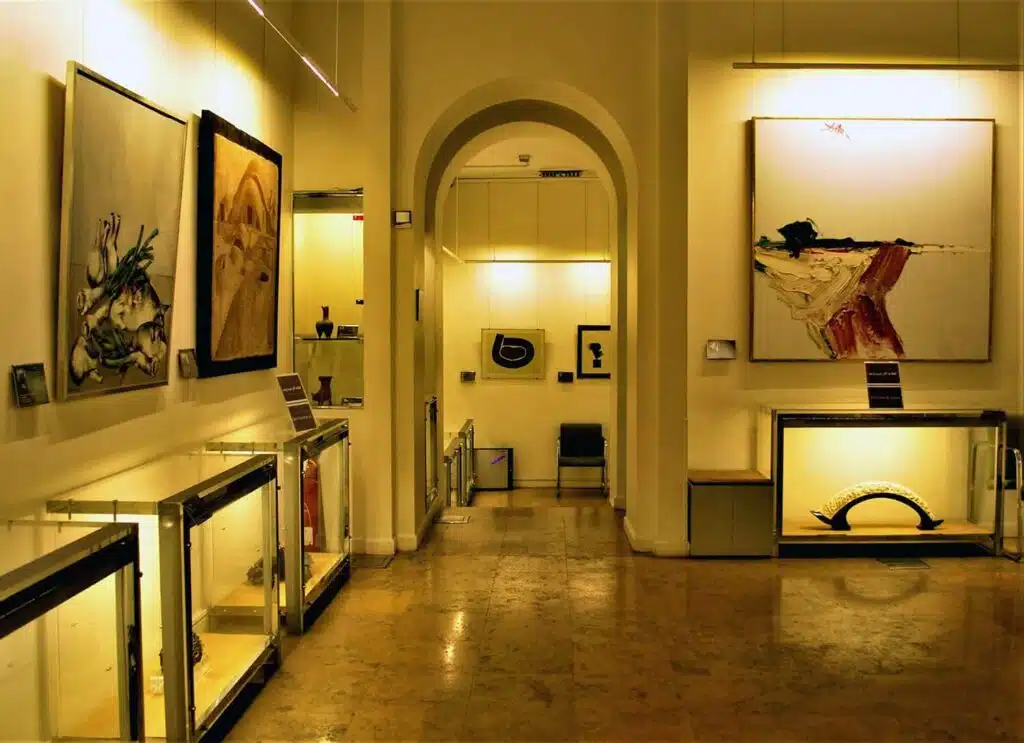 Jahan Nama Museum - Collection of Modern and Ancient Art
