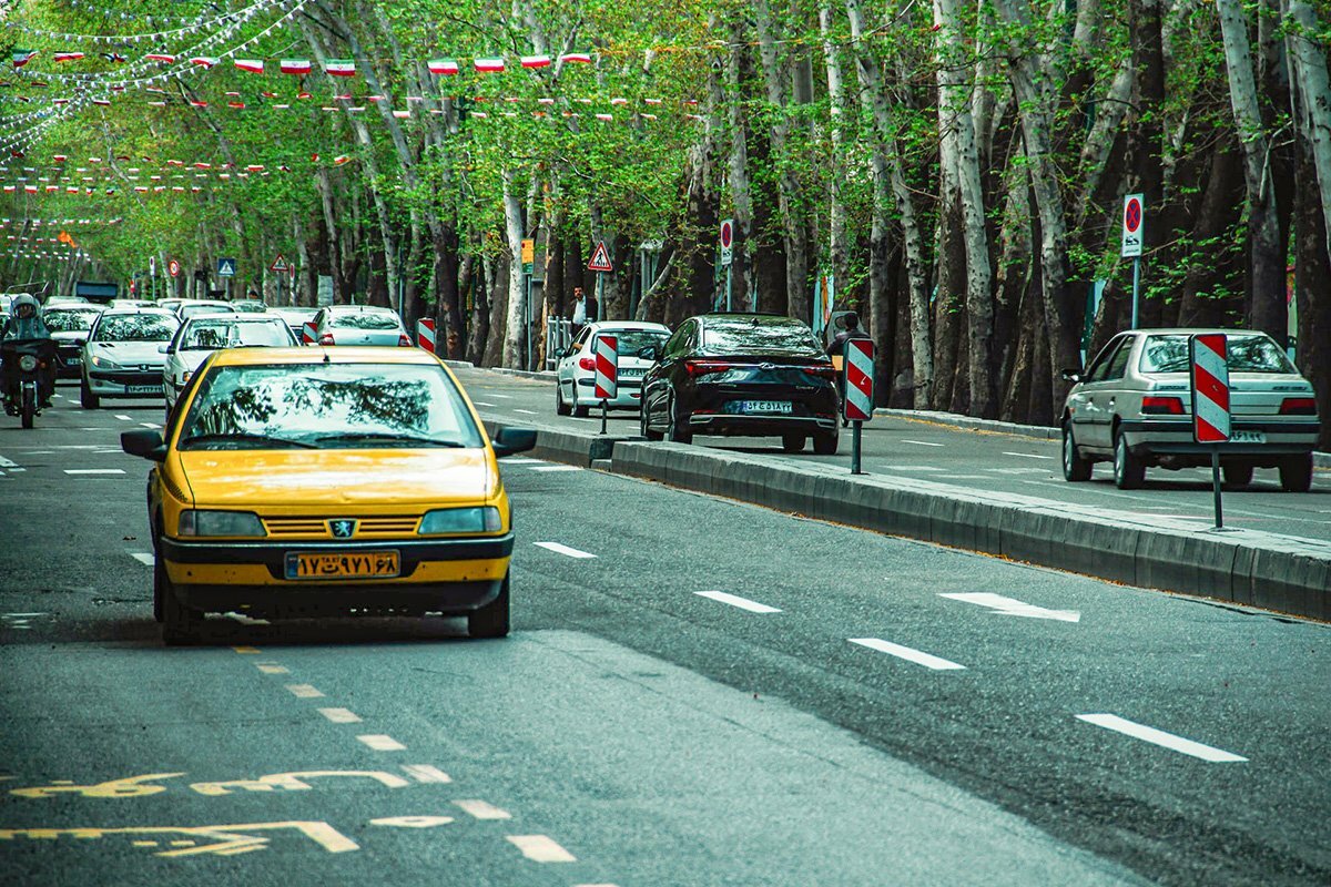 Taxi In Tehran, Photo By Khashayar Kouchpeydeh Taxi In Tehran, Photo By Khashayar Kouchpeydeh