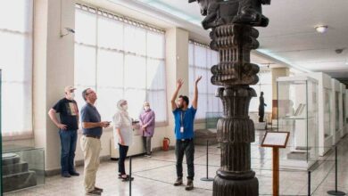 Traveling With A Tour Guide