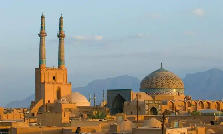 Why is travelling to Iran so expensive? How to travel Iran on a budget