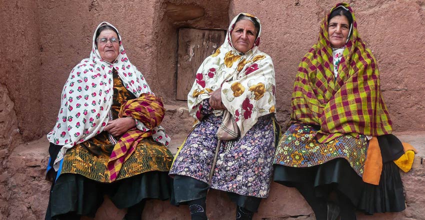 Traditional Persian Clothing: From Historical Attire To Modern Adaptations 11 Abyaneh Traditional Clothing