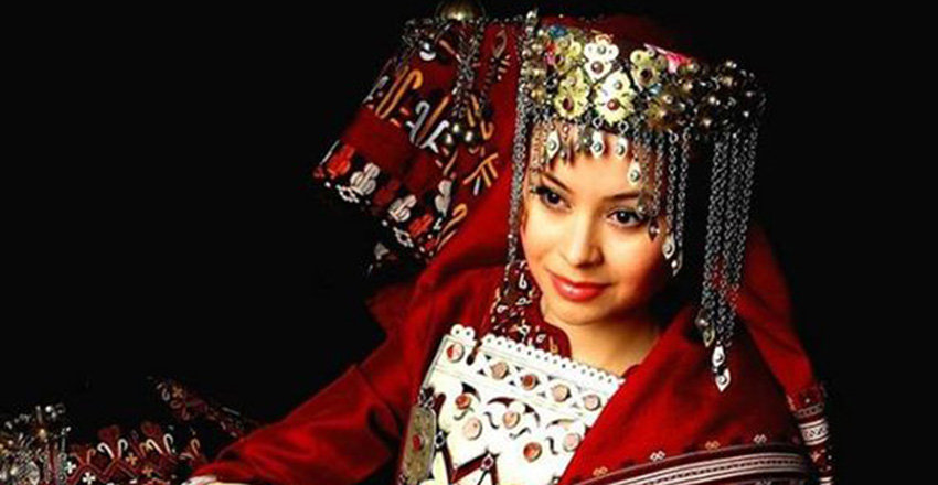 Traditional Persian Clothing: From Historical Attire To Modern Adaptations 18 Torkman Traditional Clothing