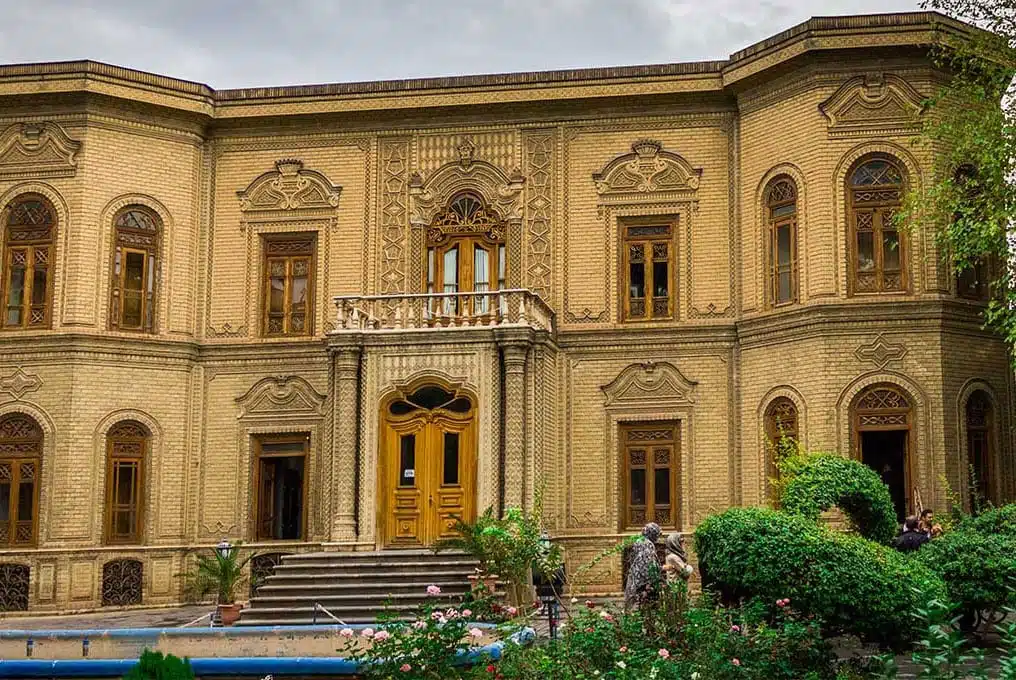 Glassware and Ceramic Museum of Iran (Abgineh Museum)