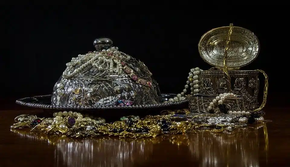 The National Jewelry Treasury
