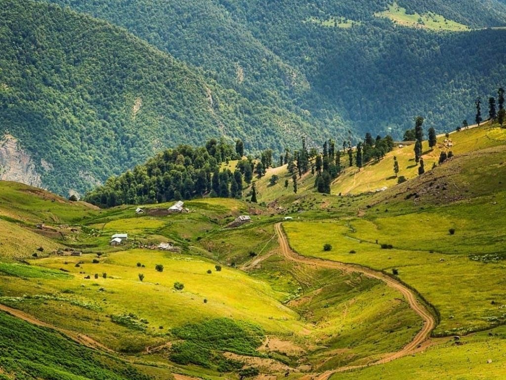 Trekking Iran's Majestic Mountains: A Guide To The Top Treks Image