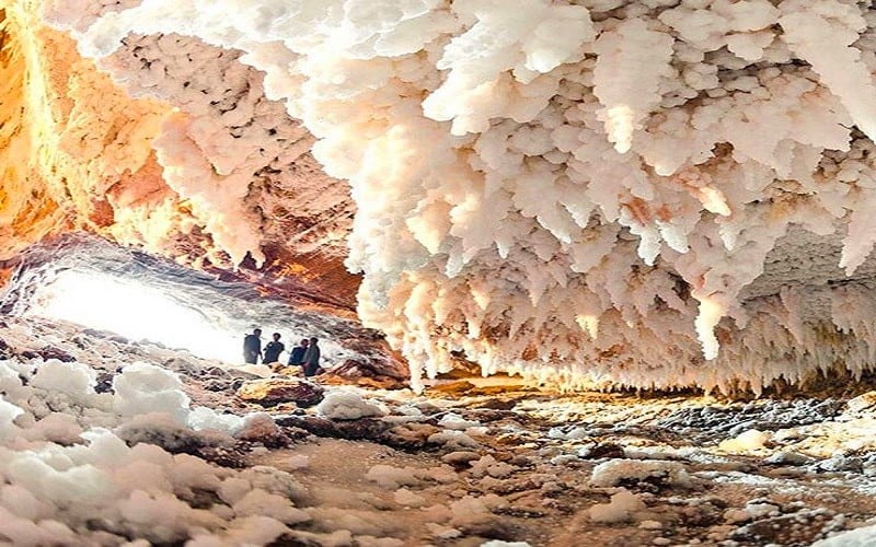 Iran's Top 10 Caving Adventures: Subterranean Wonders Await Image