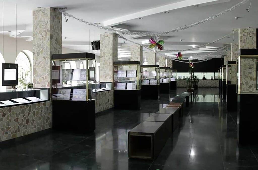 Iran Money Museum By Iranian Tours Iran Money Museum By Iranian Tours
