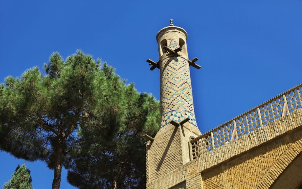 Monare,Jonban, Shaking,Minarates,In,Isfahan, Iran