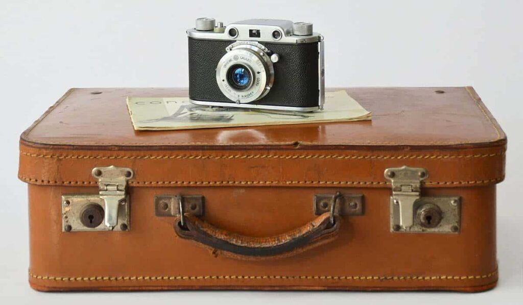 Essential Packing List For Iran: Travel Smart Image