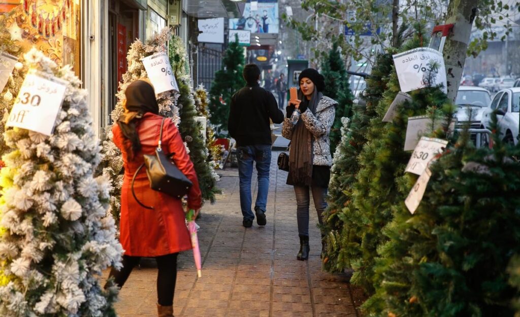 002 - Christmas In Tehran'S Armenian Districts
