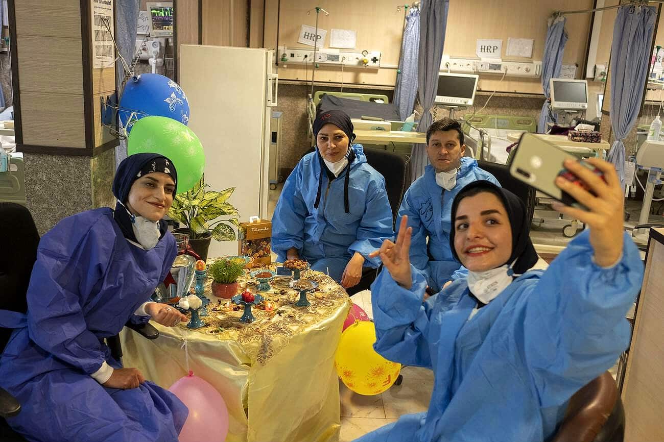 Medical Personnel Haft Seen In Nowruz, Iran Medical Personnel Haft Seen In Nowruz, Iran