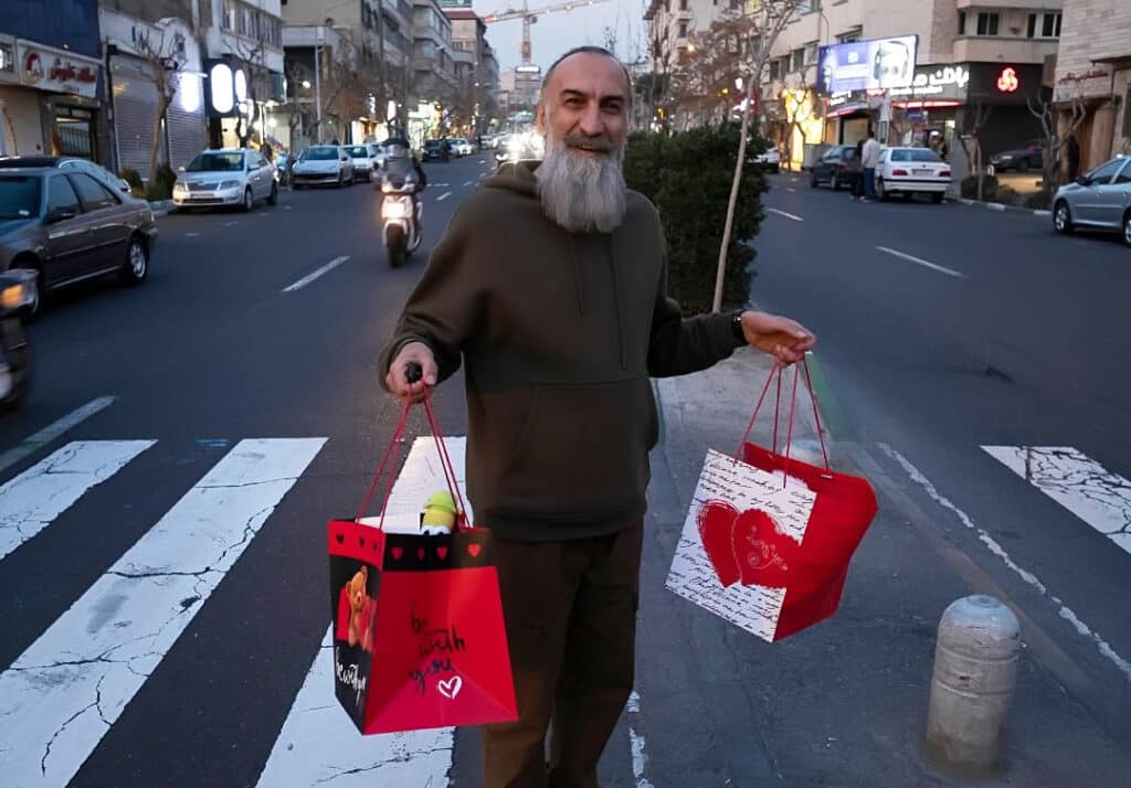 Lovers In Iran – How Iranians Celebrate Valentine’s Day? Lovers In Iran – How Iranians Celebrate Valentine’s Day?