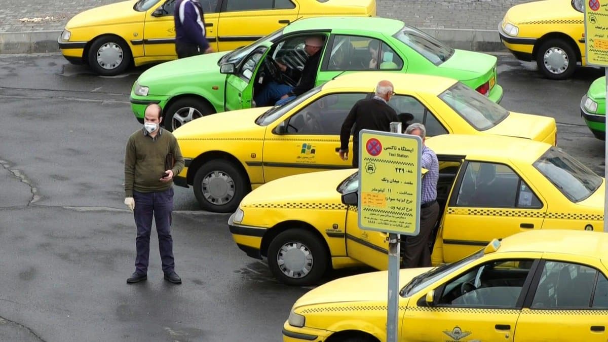 Tehran Taxi Taxis In Tehran Are Either Yellow Or Green