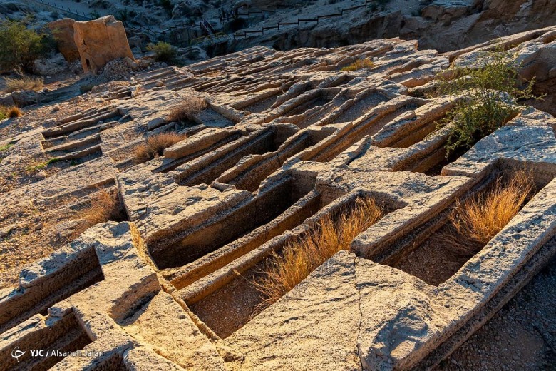 Siraf Cemetery In Bushehr: Ancient Iranian Heritage 8 Graves Of Siraf Graveyard In Bushehr
